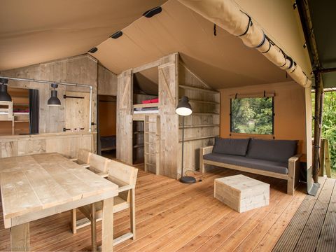 Tente en toile et en bois 6 personnes - Tente LODGE LUXE XL LUXE SAFARI 61m²  3 Chambres - Terrasse couverte
