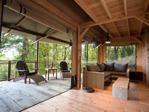 Tente en toile et en bois 6 personnes - Tente SAFARI LODGE OKAVANGO PREMIUM    57 M² / 3 Chambres - Terrasse couverte