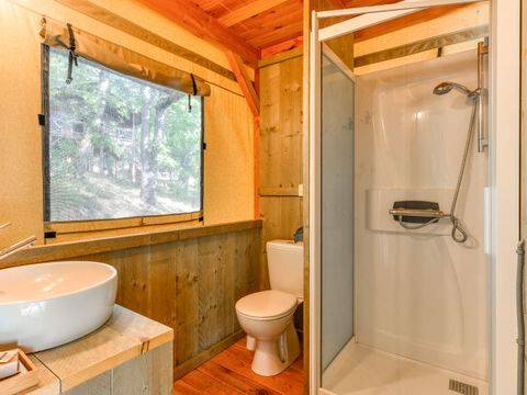 Tente en toile et en bois 6 personnes - Tente SAFARI LODGE OKAVANGO PREMIUM    57 M² / 3 Chambres - Terrasse couverte