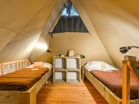 TENTE TOILE ET BOIS 6 personnes - Tente SAFARI LODGE OKAVANGO PREMIUM        57 M² / 3 Chambres - Terrasse couverte