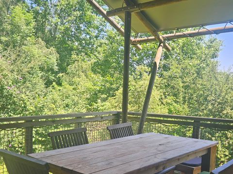 Tente en toile et en bois 5 personnes - Tente SAFARI WOODLODGE 59m² / 2 chambres - terrasse couverte (sanitaires privatifs)