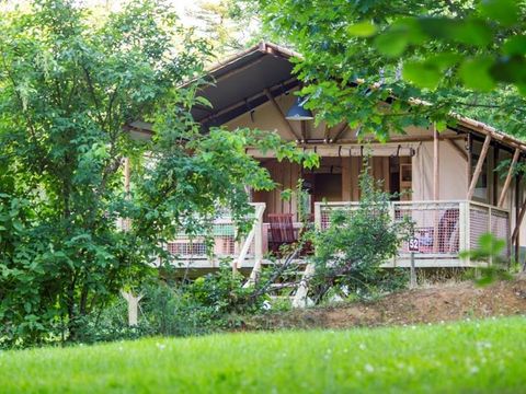 Tente en toile et en bois 5 personnes - Tente SAFARI WOODLODGE 59m² / 2 chambres - terrasse couverte (sanitaires privatifs)