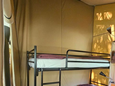 Tente en toile et en bois 5 personnes - Tente SAFARI LODGE NATURE 42m²/ 2 chambres - terrasse couverte (sans sanitaire privatif)