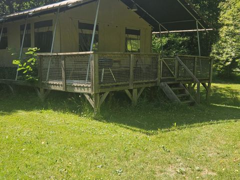 Tente en toile et en bois 5 personnes - Tente SAFARI LODGE NATURE 42m²/ 2 chambres - terrasse couverte (sans sanitaire privatif)