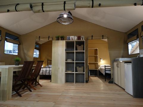 Tente en toile et en bois 5 personnes - Tente SAFARI LODGE NATURE 42m²/ 2 chambres - terrasse couverte (sans sanitaire privatif)