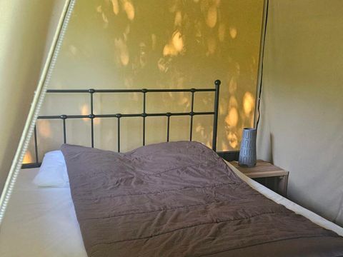 Tente en toile et en bois 5 personnes - Tente SAFARI LODGE NATURE 42m²/ 2 chambres - terrasse couverte (sans sanitaire privatif)