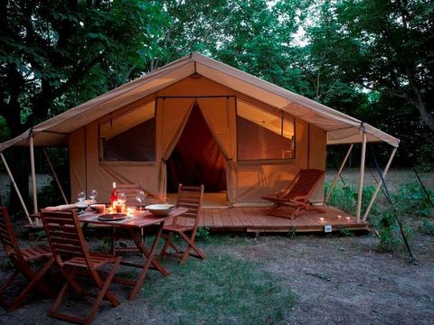 TENTE TOILE ET BOIS 5 personnes - COTTON LODGE NATURE 25m² / 2 chambres - terrasse couverte (sans sanitaires privatifs)