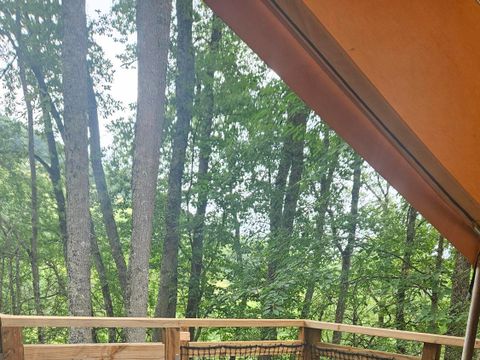 Tente en toile et en bois 5 personnes - COTTON LODGE NATURE 25m² / 2 chambres - terrasse couverte (sans sanitaires privatifs)