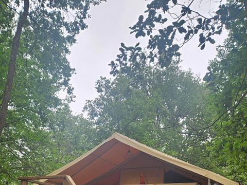 TENTE TOILE ET BOIS 5 personnes - COTTON LODGE NATURE 25m² / 2 chambres - terrasse couverte (sans sanitaires privatifs)