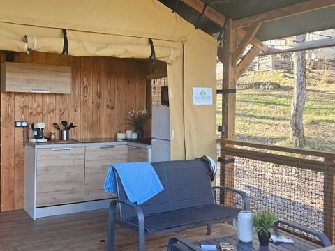 LODGE 6 personnes - Tente LODGE LUXE XL SAFARI SANDERS 3 Chambres - Terrasse couverte 2/6 pers.