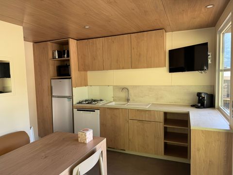 MOBILHOME 4 personnes - Confort Premium Living - Clim/Lave-vaisselle - Draps et serviettes inclus (Animaux Interdits)