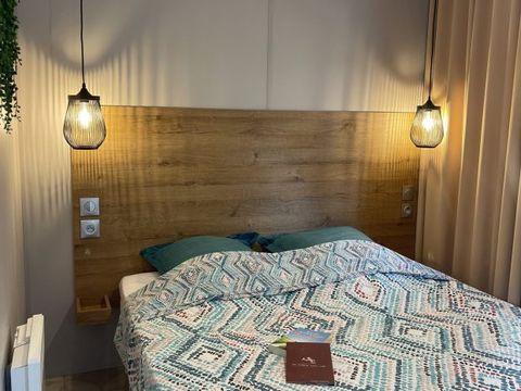 MOBILHOME 4 personnes - Créole 32 m² - 3 pièces - 2 chambres - Jacuzzi privatif - Climatisation