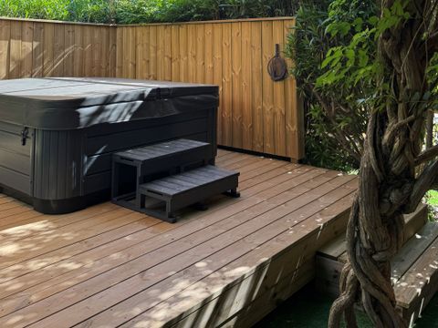 Appartement 4 personnes - 2 pièces - 40m² - 1 chambre - Douche - TV - Jacuzzi
