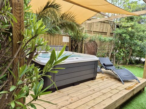 Appartement 4 personnes - 2 pièces - 40m² - 1 chambre - Douche - TV - Jacuzzi