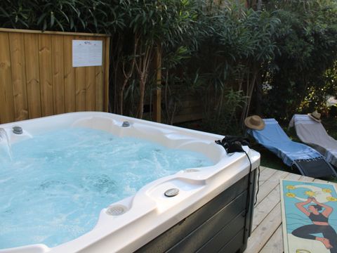 Appartement 4 personnes - 2 pièces - 40m² - 1 chambre - Douche - TV - Jacuzzi