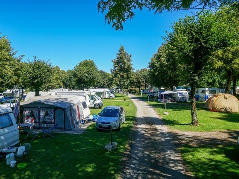 Emplacement - Forfait 2 Personnes (1 emplacement, 1 véhicule, 2p)