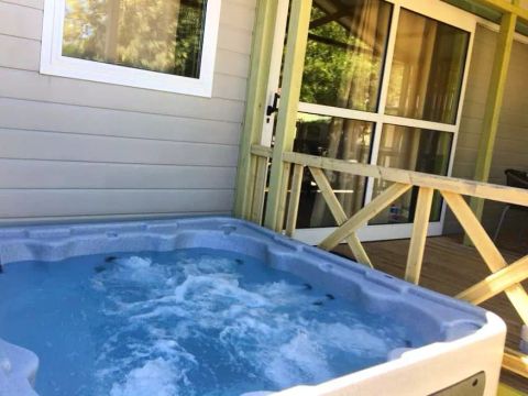 CHALET 6 personnes - Grand Confort VIP 4 Pièces 6 Personnes Climatisé + TV + Jacuzzi