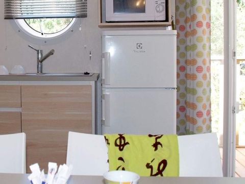 MOBILHOME 2 personnes - Mobil Home Îles D'or - 23m² - 2 chambres + terrasse semi-couverte