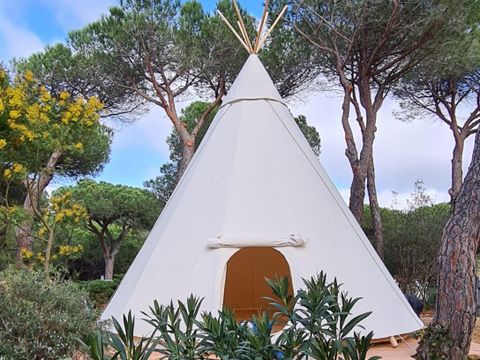 HÉBERGEMENT INSOLITE 2 personnes - Tipi 