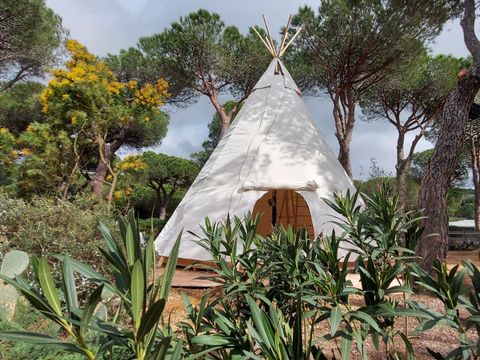 HÉBERGEMENT INSOLITE 2 personnes - Tipi 