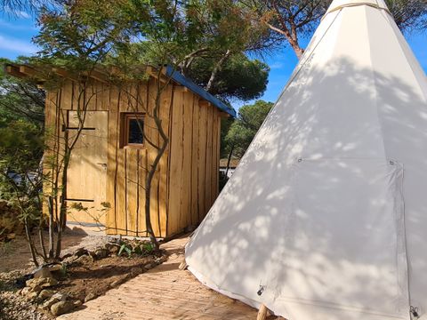 HÉBERGEMENT INSOLITE 2 personnes - Tipi & Spa + cadeau de bienvenue