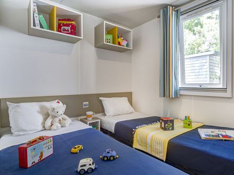 MOBILHOME 5 personnes - COTTAGE 4/5p 2ch clim ***