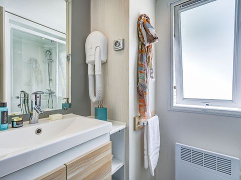 MOBILHOME 4 personnes - COTTAGE ROBINSON 4p 2ch clim ****