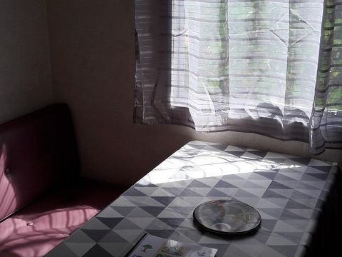 MOBILHOME 4 personnes - (sans sanitaires)