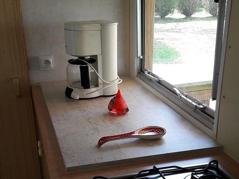 MOBILHOME 4 personnes - (sans sanitaires)