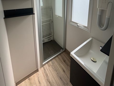 MOBILHOME 4 personnes -  Mobil-home Confort 24m² - 2 chambres - TV + climatisé 4 pers