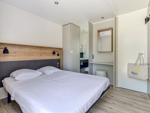 MOBILHOME 4 personnes - Mobil home Premium Plus 32m²-2 chambres - 2SDB+TV+Clim+Draps+Serviettes+Lits faits+Ménage final incl 4 pers