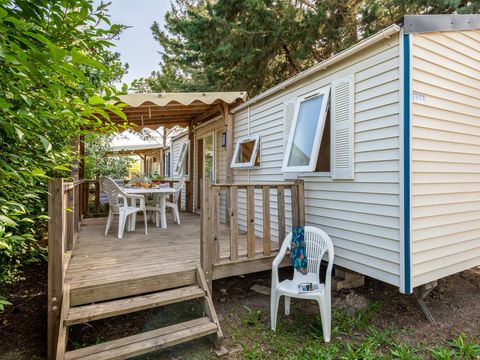 Mobilhome 6 personnes - Homair mobil homes au camping de la Méditerranée Classic XL | 2 Ch. | 4/6 Pers. | Terrasse surélevée | Clim.