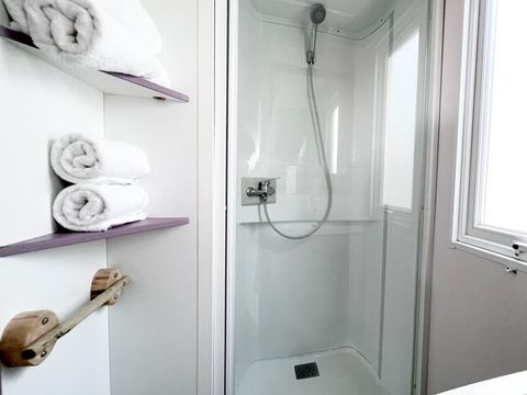 MOBILHOME 4 personnes - Loggia - 25m² - 2 chambres - climatisé
