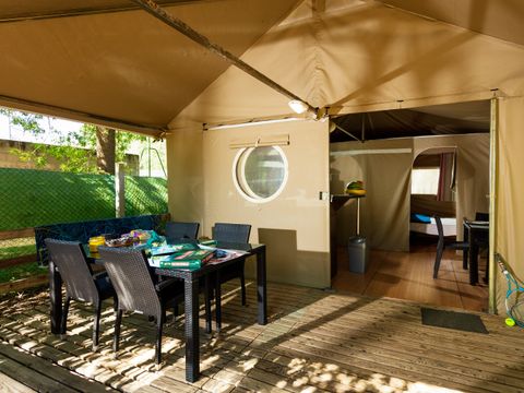 BUNGALOW TOILÉ 4 personnes - Insolite Essentiel 2 chambres, cuisine et Salle de douche