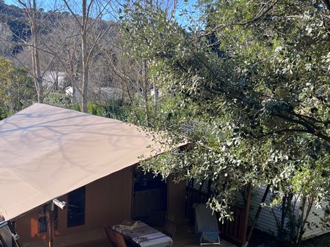 Tente en toile et en bois 4 personnes - Insolite Confort (2 chambres,WC/SDB)