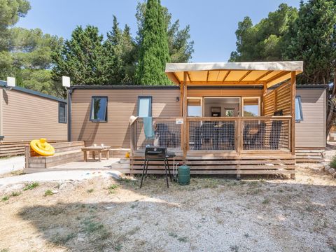 MOBILHOME 6 personnes - Mobil-home | Premium | 3 Ch. | 6 Pers. | Terrasse surélevée | 2 SDB | Clim. | TV