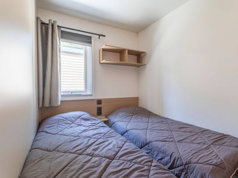 MOBILHOME 6 personnes - Mobil-home | Premium | 3 Ch. | 6 Pers. | Terrasse surélevée | 2 SDB | Clim. | TV