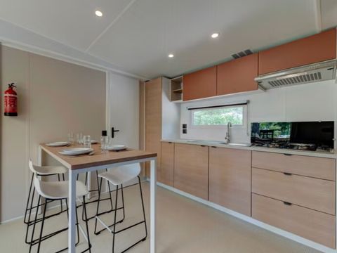 MOBILHOME 8 personnes - Comfort | 4 Ch. | 8 Pers. | Terrasse surélevée | Cuisine extérieure