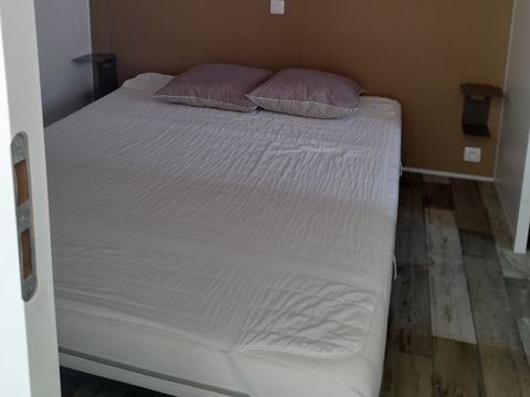 MOBILHOME 4 personnes - confort 2 chambres/2 salles d'eau/2wc MOBILHOME 4 personnes - confort 2 chambres/2 salles d'eau/2wc