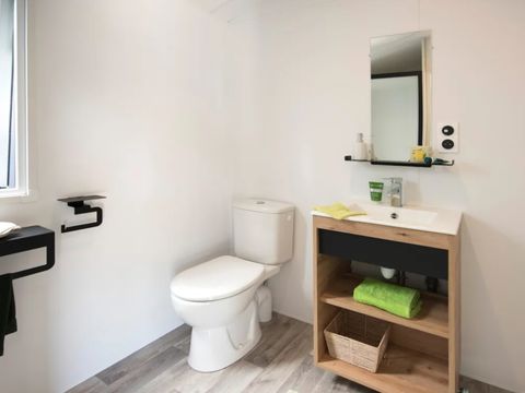 MOBILHOME 2 personnes - NEW 2023// Mobil-Home Premium 20m² (1 chambre)  + TV + Terrasse couverte + LV