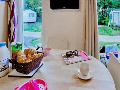 MOBILHOME 5 personnes - Confort 32m² - 2 chambres + TV + terrasse couverte