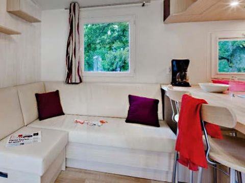 MOBILHOME 5 personnes - Confort 32m² - 2 chambres + TV + terrasse couverte