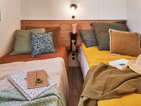 MOBILHOME 4 personnes - NEW 2023// Mobil-Home Premium 27m² (2 chambres) + TV + LV + Terrasse couverte