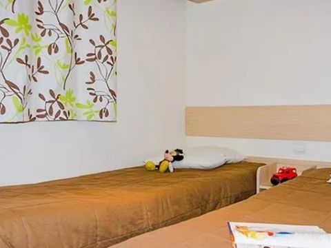 MOBILHOME 6 personnes - Confort 38m² - 3 chambres + 2 salles de bain + TV + terrasse