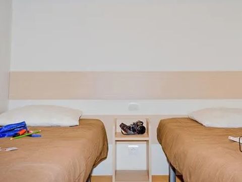 MOBILHOME 6 personnes - Confort 38m² - 3 chambres + 2 salles de bain + TV + terrasse