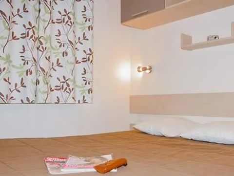 MOBILHOME 6 personnes - Confort 38m² - 3 chambres + 2 salles de bain + TV + terrasse