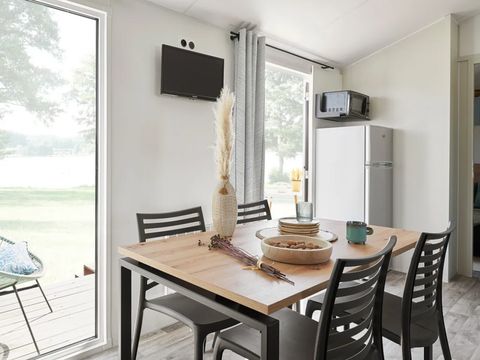 MOBILHOME 6 personnes - NEW 2023// Mobil-Home Premium 40m² 3 chambres + 2 SDB + terrasse couverte + LV + TV
