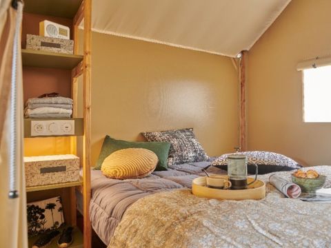 Tente en toile et en bois 4 personnes - Lodge Safari (Photos non contractuelles : en cours d'installation)