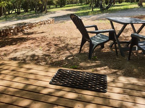 Tente en toile et en bois 2 personnes - Mini-Lodge (Photos non contractuelles : en cours d'installation)