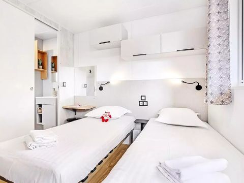 MOBILHOME 8 personnes - Cottage Ibardin 5 Pièces 8 Personnes Climatisé + TV